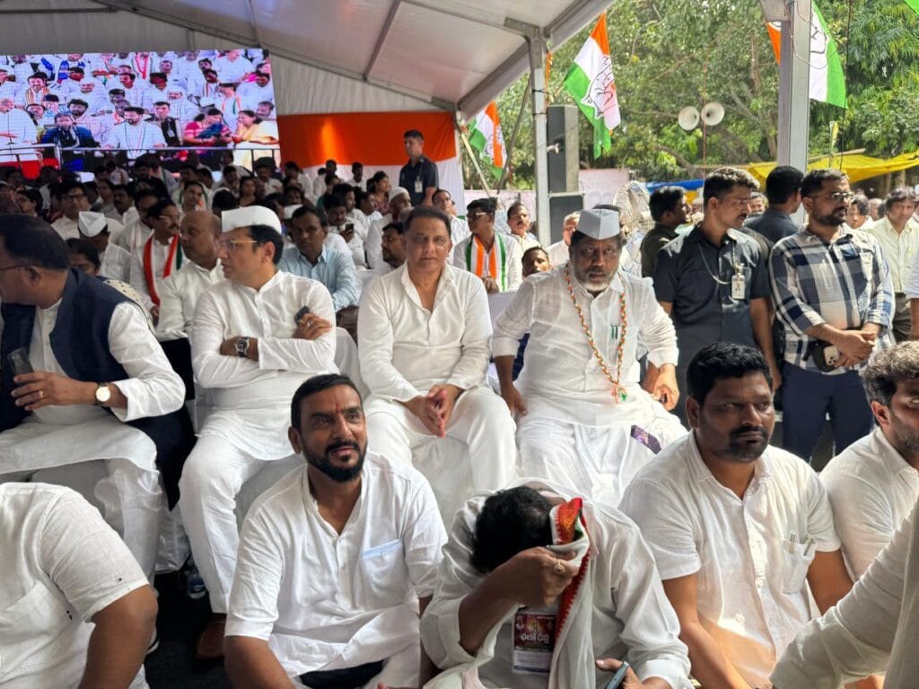 ఢిల్లీ జంతర్ మంతర్ వద్ద పోరుబాట ధర్నా